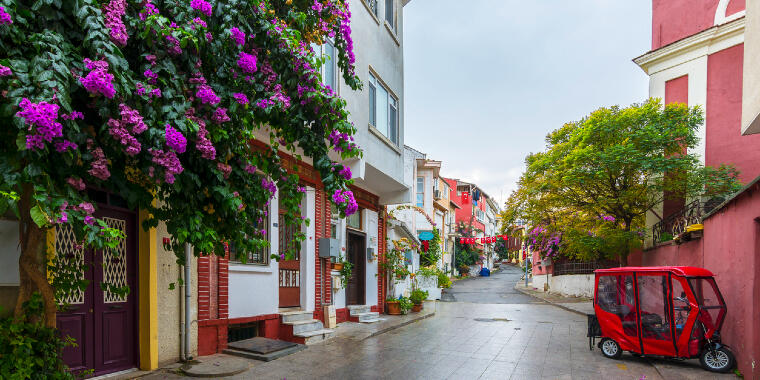 İstanbul Heybeliada sokak manzarası